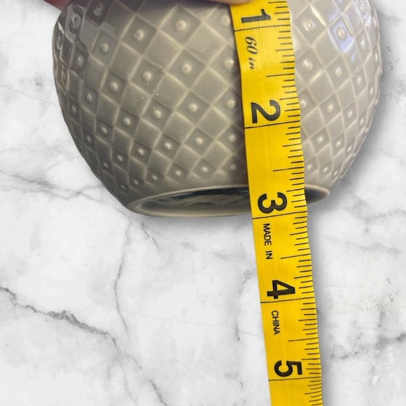 NWOT Set of  Expressions Signature Stoneware Small Embossed Gray & Black Bowls - Picture 3 of 6